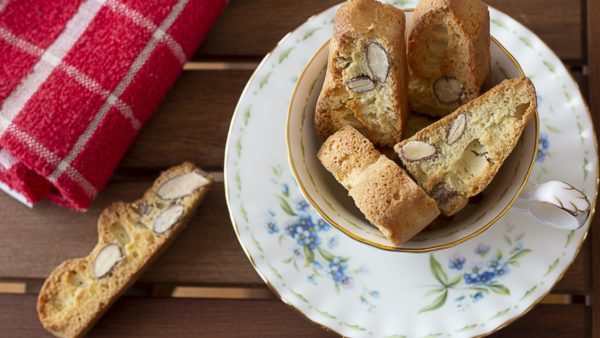 biscotti alle mandorle 1280x720 1